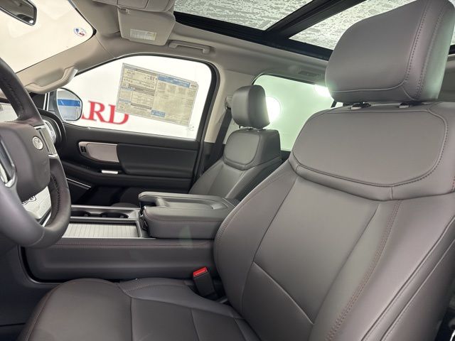 2025 Star White Metallic Tri-Coat Ford Expedition Max 4X4 SUV