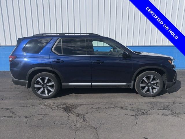 Black (Obsidian Blue Pearl) 2024 Honda Pilot Touring AWD SUV / Crossover All-Wheel Drive Automatic