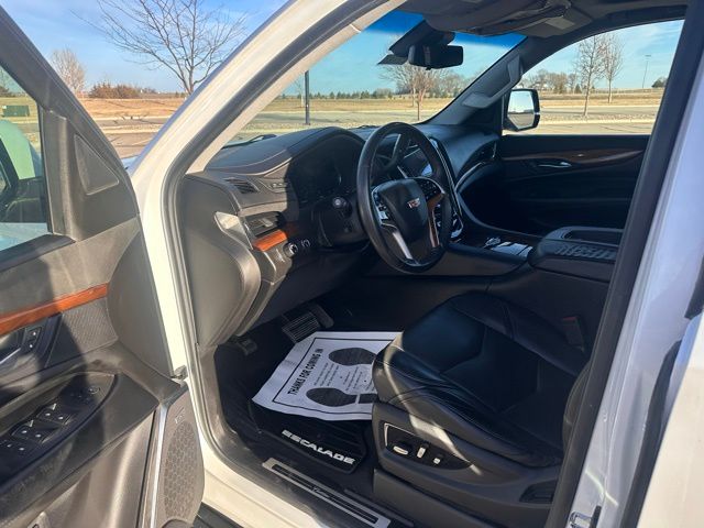 2017 Cadillac Escalade Luxury