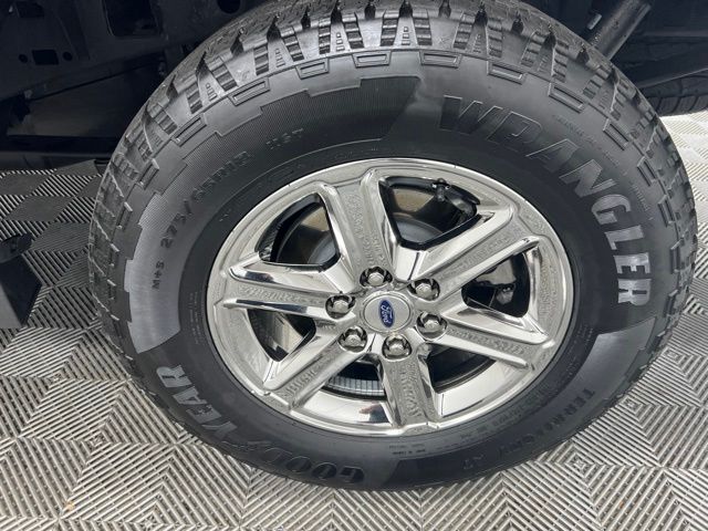 Used 2025 Black Ford XLT image 9