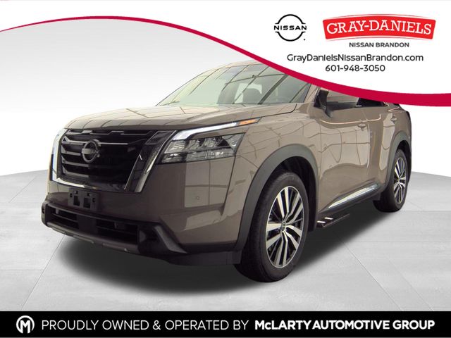 2024 Nissan Pathfinder Platinum's photo