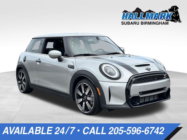 Silver 2024 MINI Cooper Hatchback Front-Wheel Drive 7-Speed Automatic