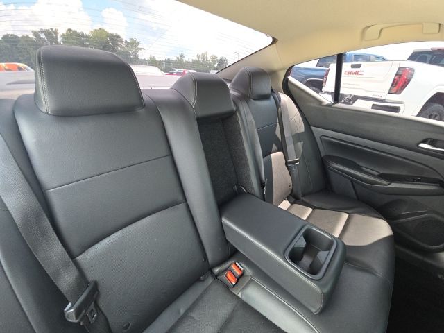 2023 Nissan Altima 2.5 SL:B01854