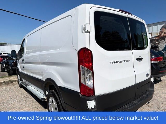 Used 2025 White Ford XL image 5