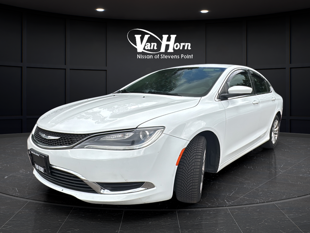 Used 2015 Bright White Clearcoat Chrysler Limited image 7