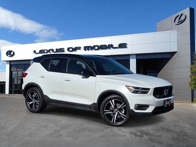 White 2019 Volvo XC40 SUV / Crossover Front-Wheel Drive Automatic