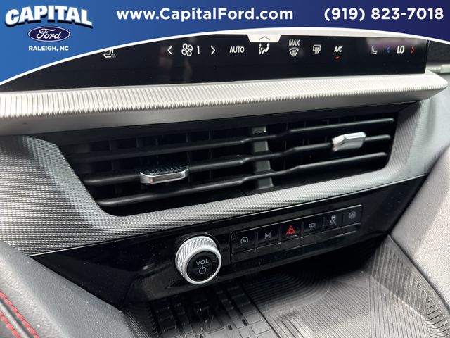 Used 2025 Gray Ford ST-Line image 29