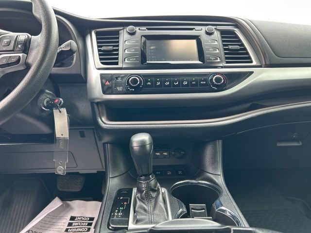 used 2019 Toyota Highlander car, priced at $23,999