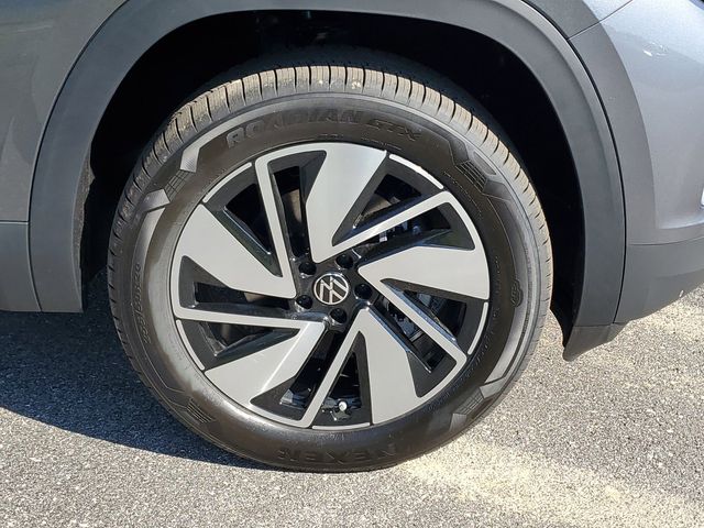 Silver 2024 VOLKSWAGEN ATLAS for sale in Greenwood, IN Photo 3