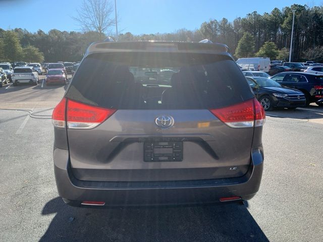 2011 Toyota Sienna LE 8-Passenger photo