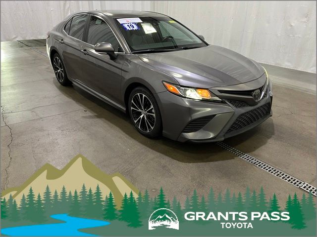 2019 Toyota Camry SE FWD