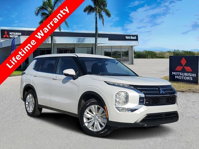 2026 Mitsubishi Outlander ES