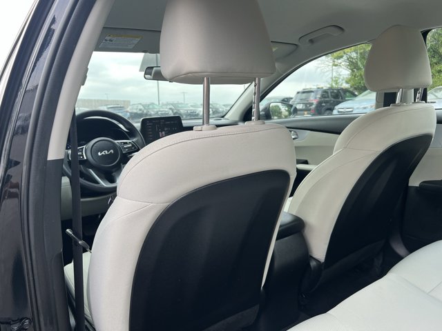 Used 2023 Black Kia LXS image 31