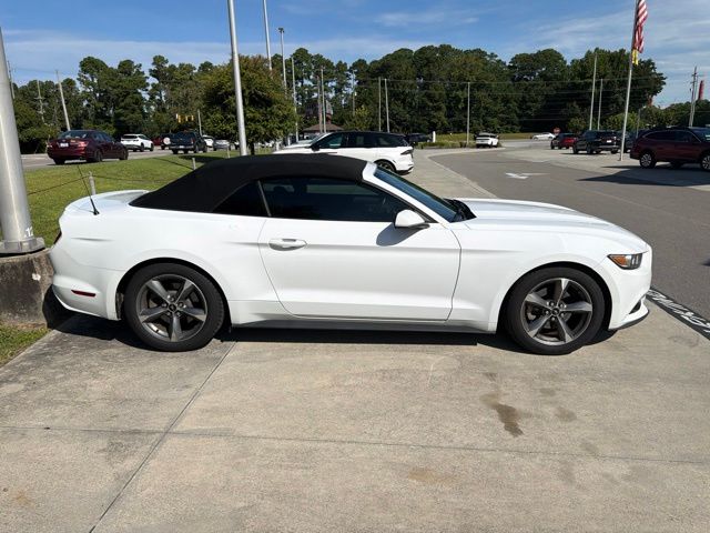 Used 2016 White Ford V6 image 4