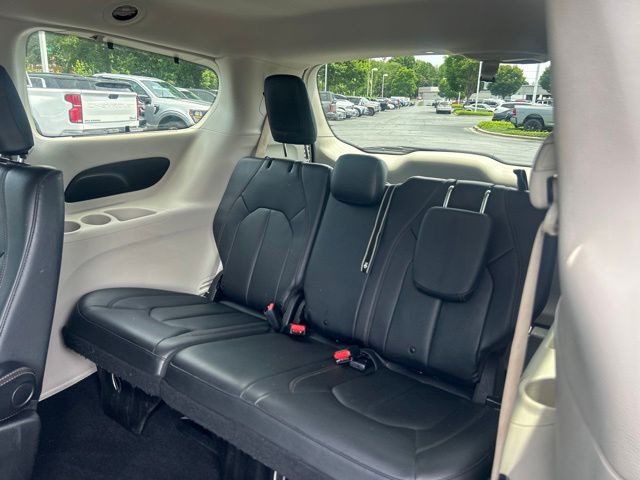 Used 2020 Chrysler Pacifica Van