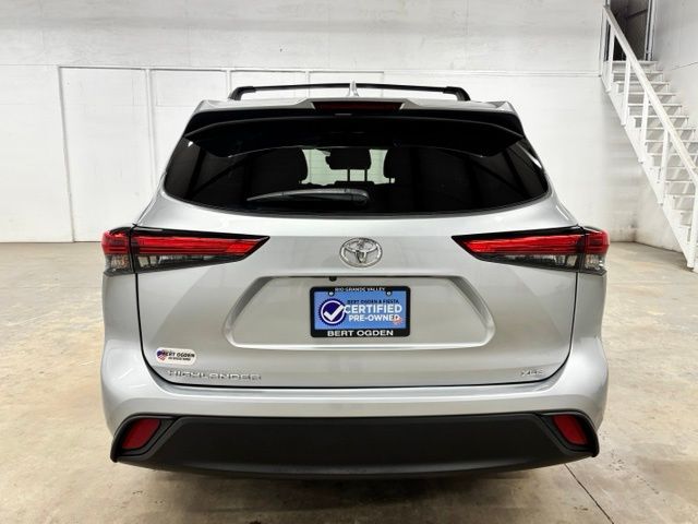 Used 2021 Silver Toyota XLE image 6