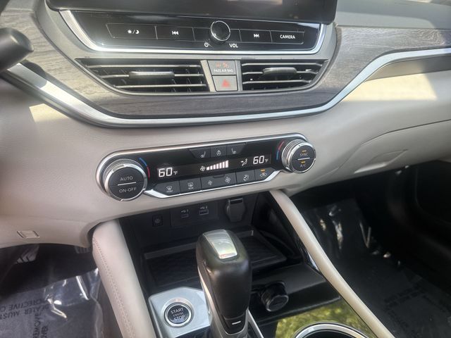 Used 2025 White Nissan 2.5 SL image 23