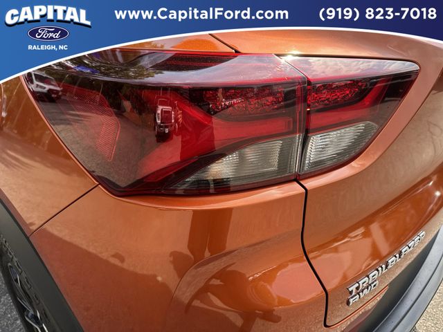 Used 2023 Red Chevrolet ACTIV image 15