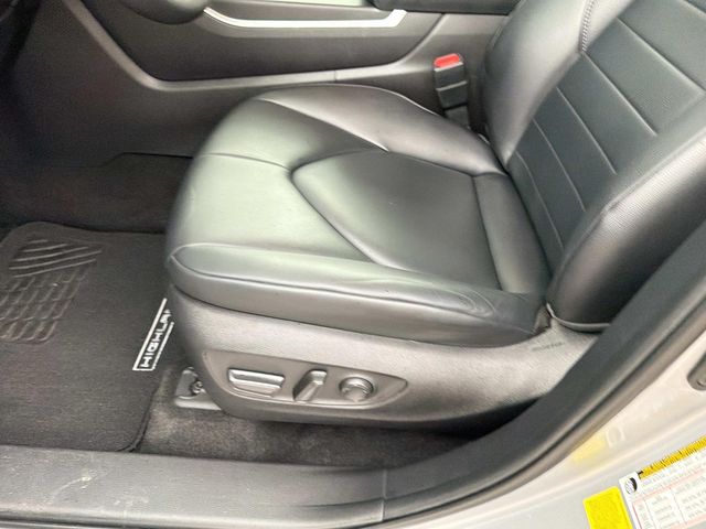 Used 2023 Toyota Highlander SUV