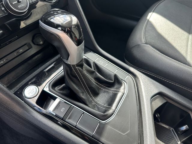 Used 2024  Volkswagen 1.5T SE image 24