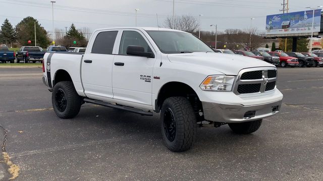 2022 Ram 1500 Classic SLT 2