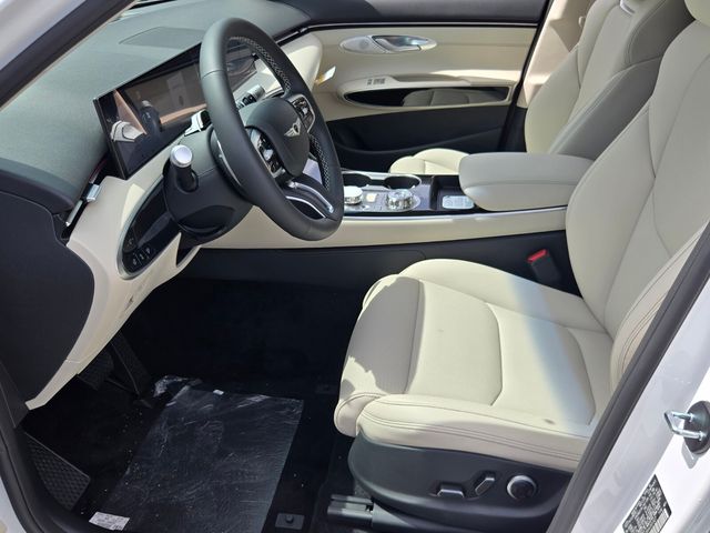 2027 Genesis Gv70