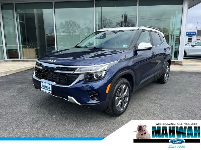 Dark Ocean Blue/White Roof 2024 Kia Seltos S AWD SUV / Crossover All-Wheel Drive Continuously Variable Transmission