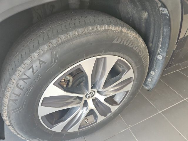 2023 Toyota Highlander Hybrid XLE  at Toyota of Victoria