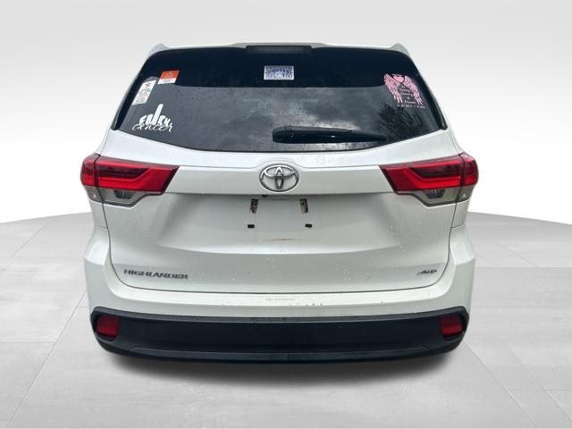 used 2019 Toyota Highlander car, priced at $23,999