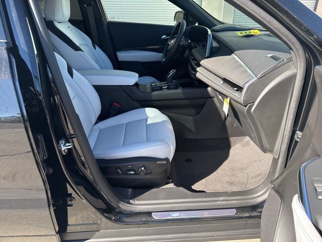 2025 Cadillac XT4 Sport 7