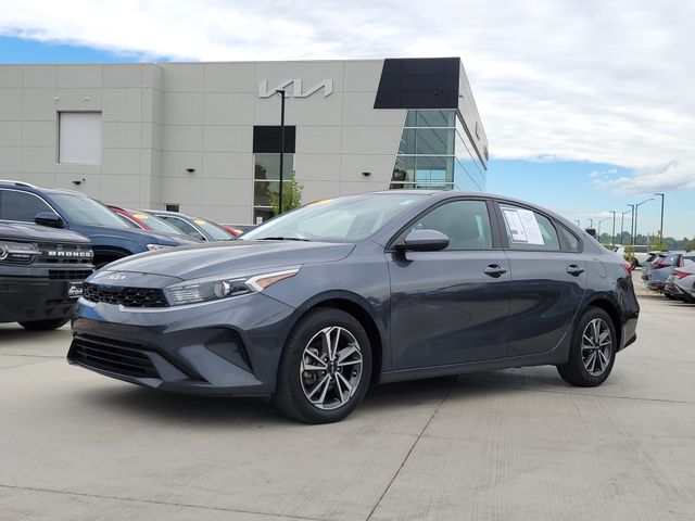 2023 Kia Forte LXS FWD    