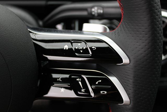 Used 2025  Mercedes-Benz GLA 250 image 21