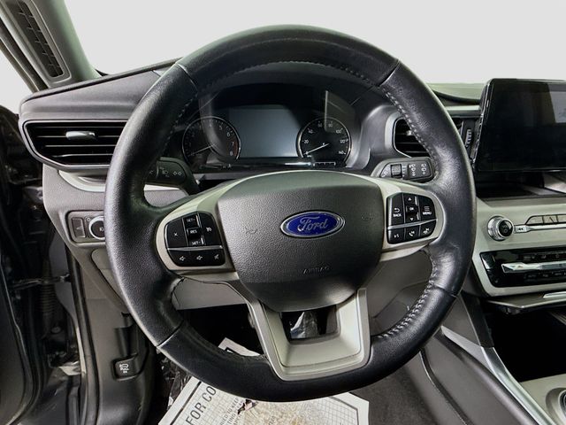 2023 Ford Explorer XLT photo
