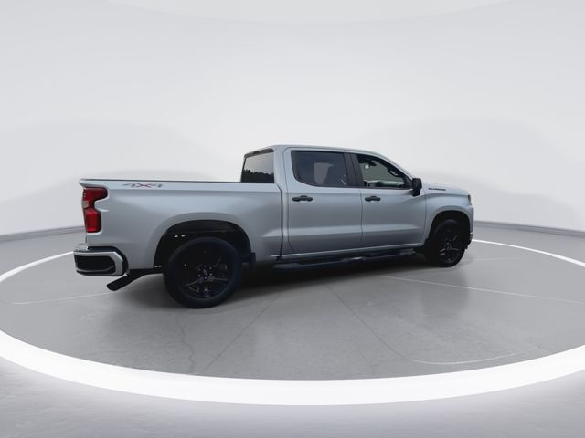 Used 2022 Silver Chevrolet Custom image 11