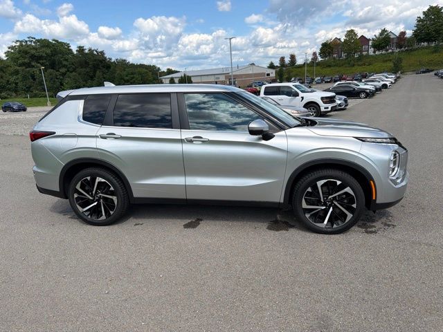 2022 Mitsubishi Outlander SE Silver at Honda North