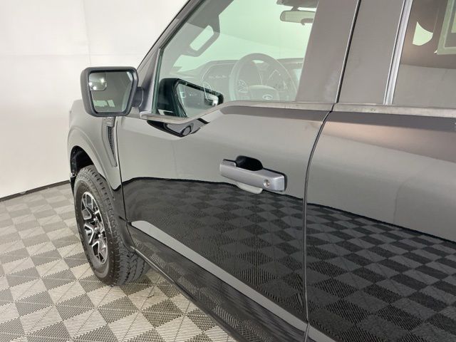 Used 2023 Black Ford XL image 11