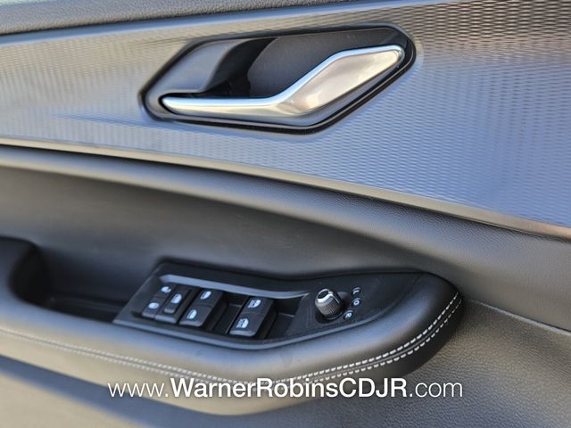 New 2025 Gray Jeep Laredo image 30