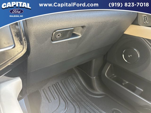 Used 2023 White Ford Platinum image 28