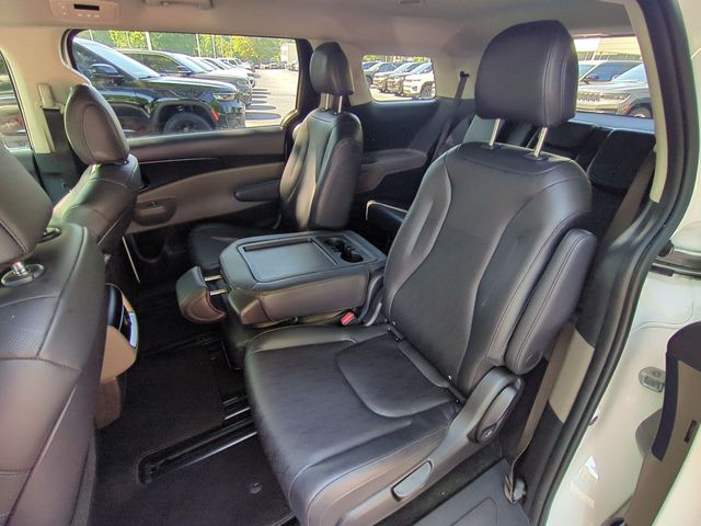 Used 2026 White Kia LXS image 28