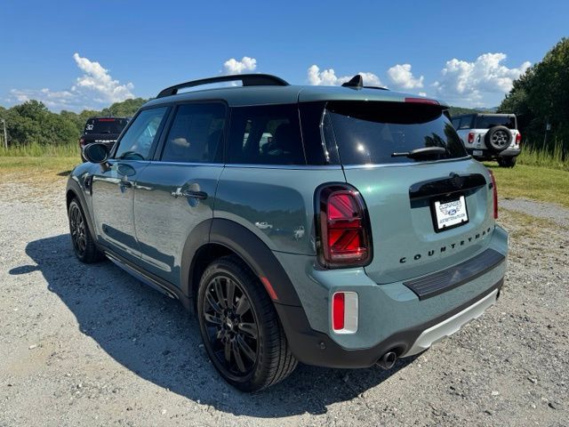 Used 2024 Green MINI Iconic image 5