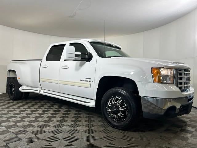 2009 GMC Sierra 3500HD SLT 2