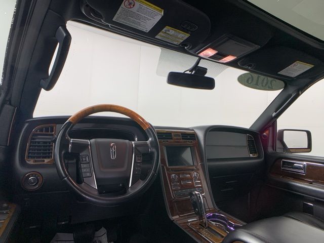 2016 Lincoln Navigator Select 28