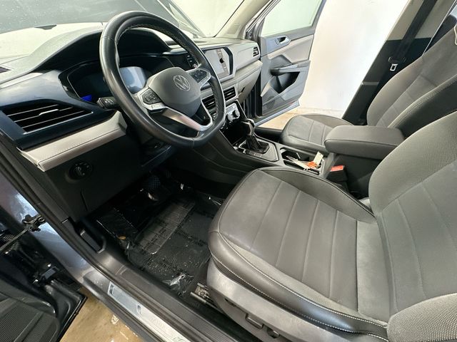 2024 Volkswagen Taos 1.5T SE Gray at Subaru and VW of Moon Township