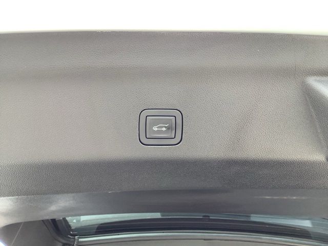 Used 2026 Polar White Chevrolet Premier image 12