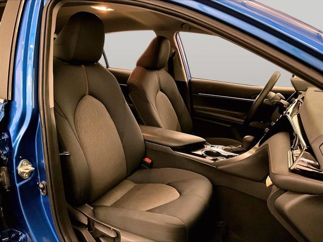 2020 Toyota Camry Hybrid LE - 6
