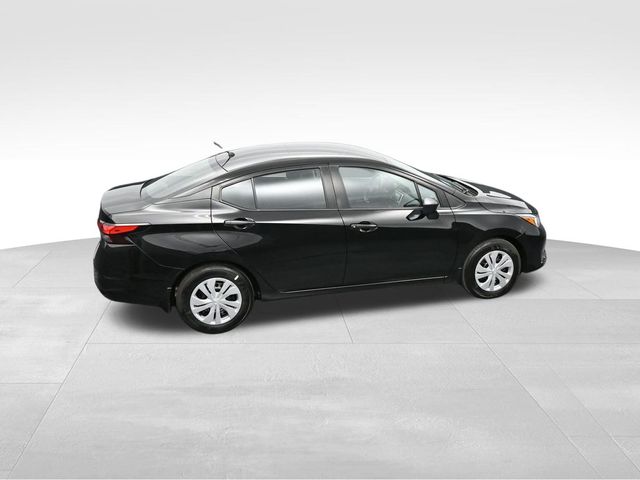 2024 Nissan Versa 1.6 S 25