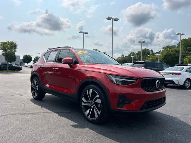 Used 2023 Volvo XC40 SUV