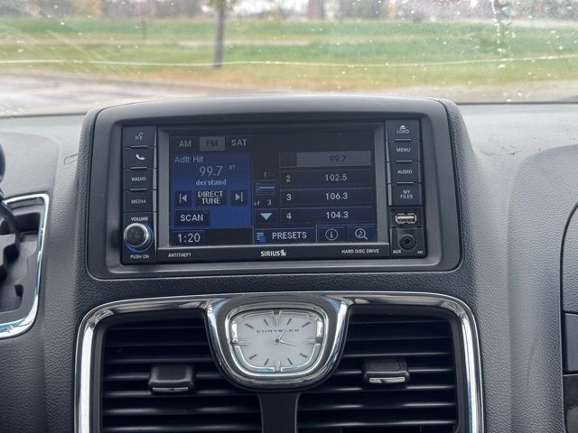 2012 Chrysler Town & Country Touring