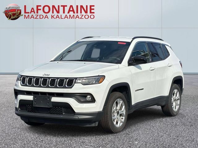 Bright White Clearcoat 2025 Jeep Compass SUV / Crossover Four-Wheel Drive 8-Speed Automatic