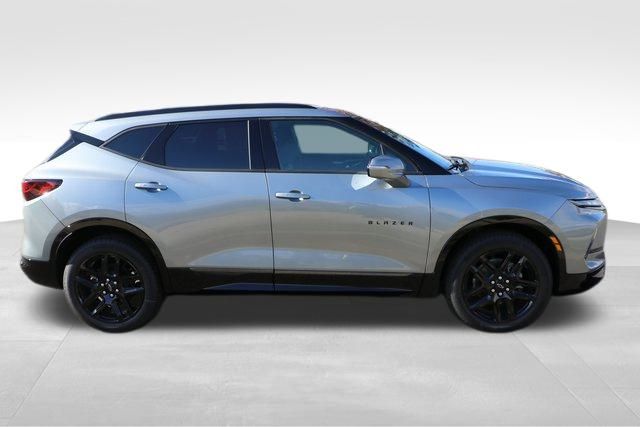 2025 Chevrolet Blazer RS 19